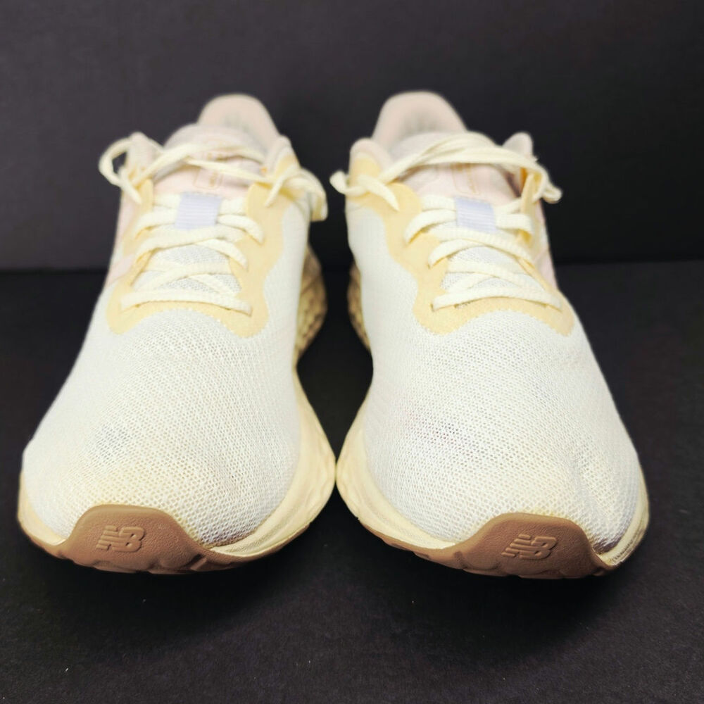 New Balance Women 9.5 Comfy footwear - Picture 4 of 8